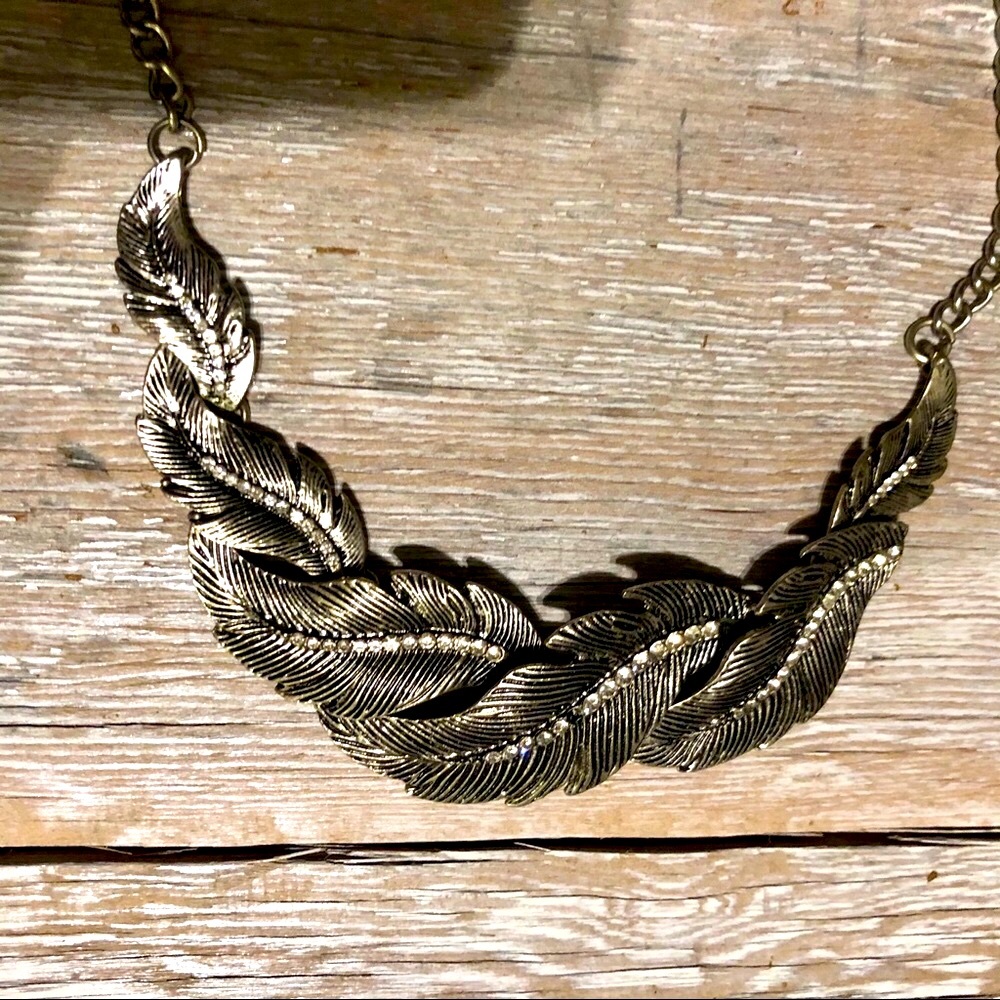 Vintage Silver Leaves Metal Necklace *** Read Details - Picture 2 of 4
